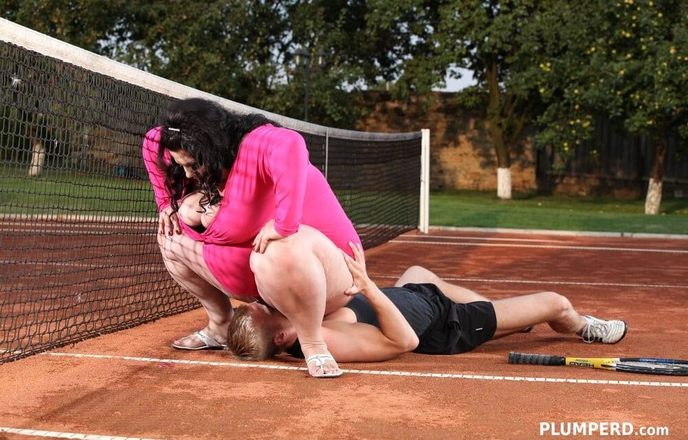 Femdom Facesitting On The Tennis Court