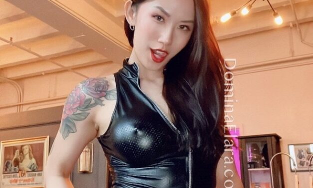Dominatrix Elara