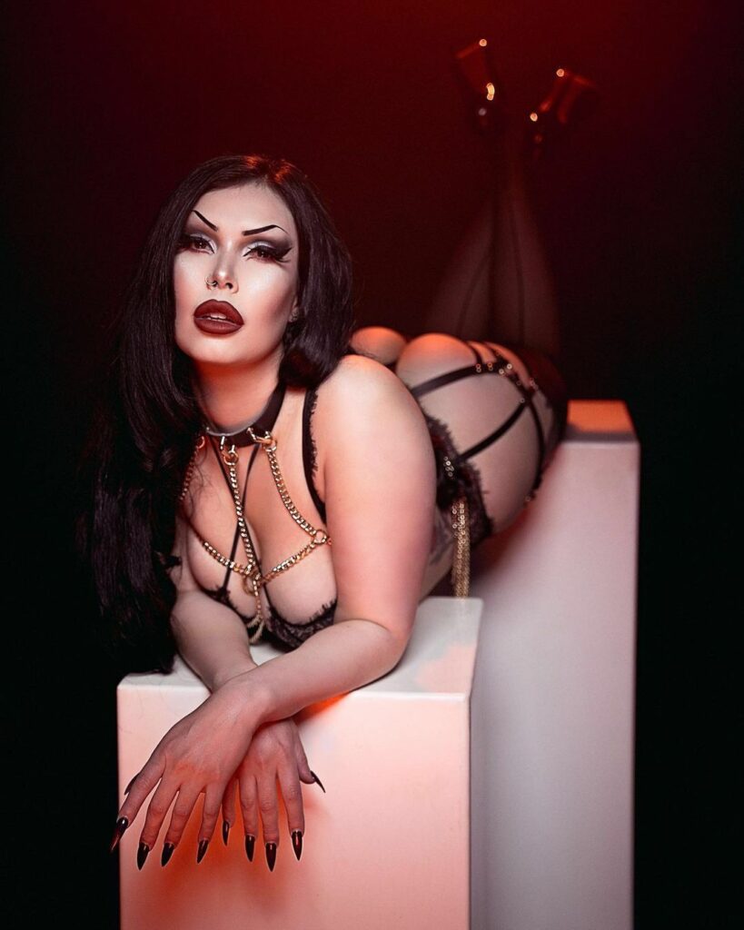 Elixir Black Gothic dominatrix